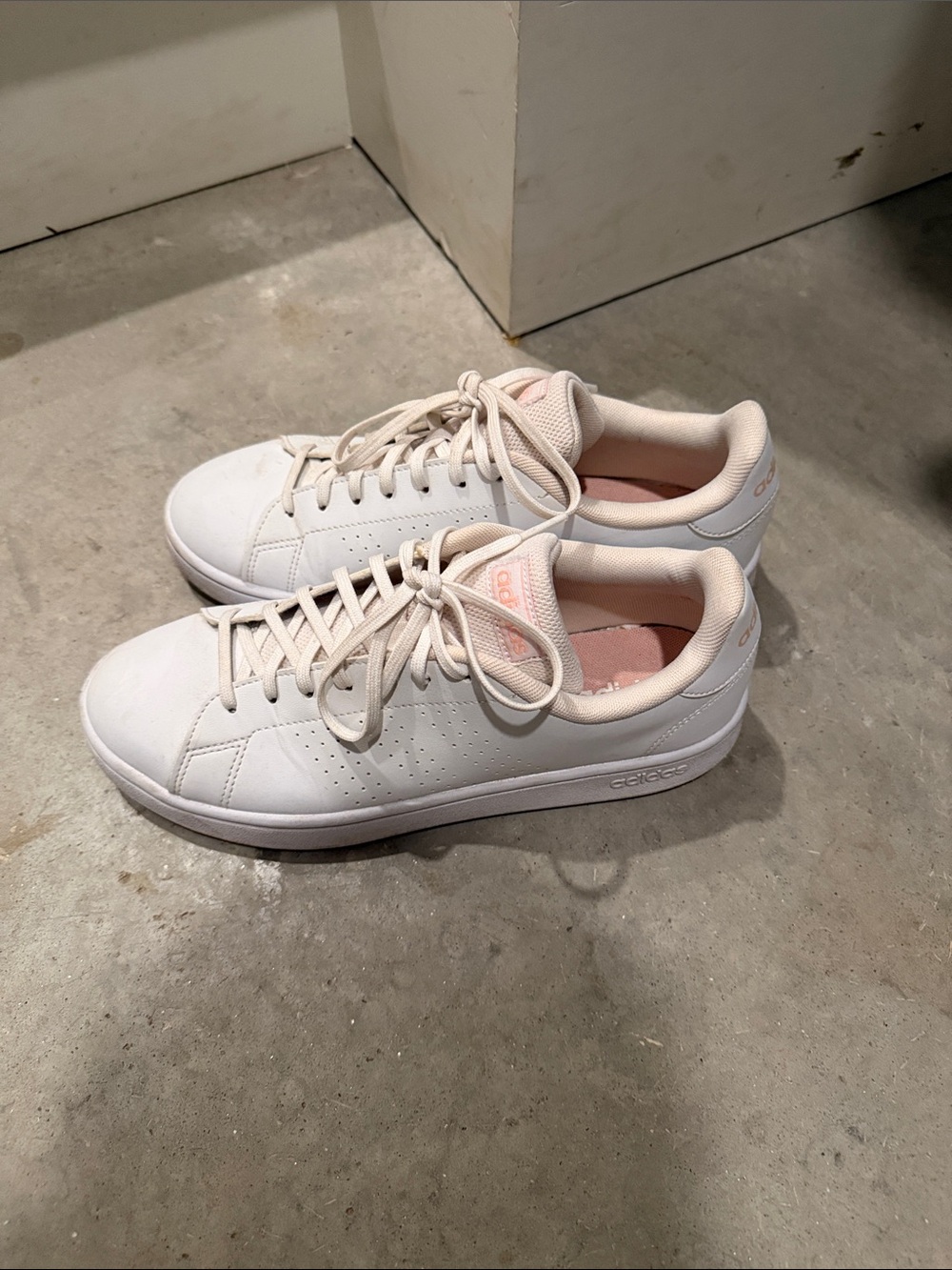 adidas White Low-Top Sneakers with Pink Insole - Picture 3 of 5